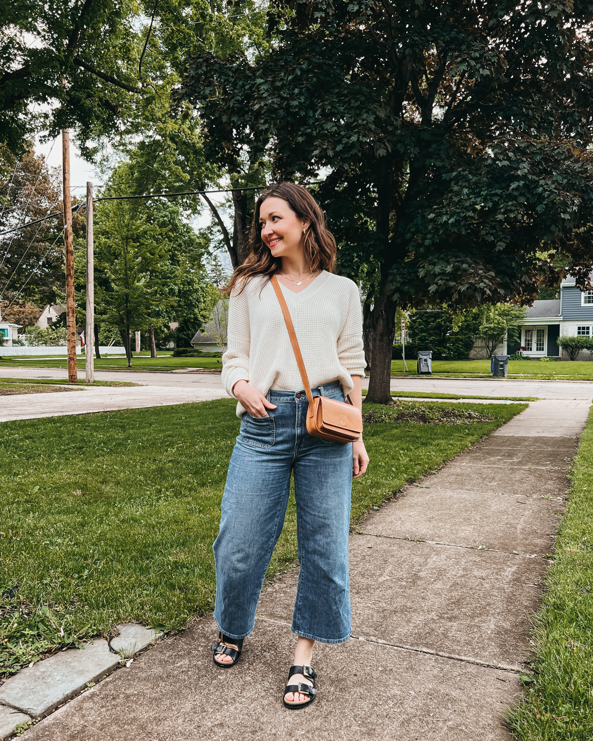 summer capsule wardrobe slow fashion outfit ideas ethical brands worth supporting ashleigh becker sela designs jewelry