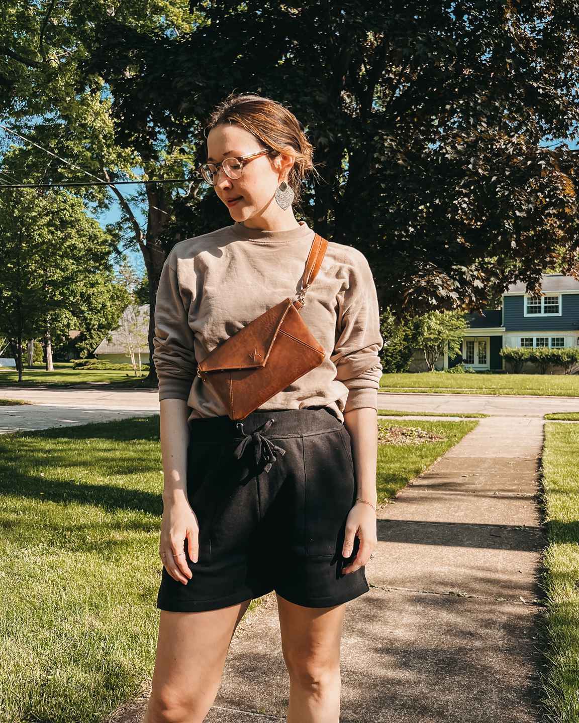 30 piece summer capsule wardrobe slow fashion brands worth supporting by ashleigh becker sela designs ethical fashion able clothing american giant